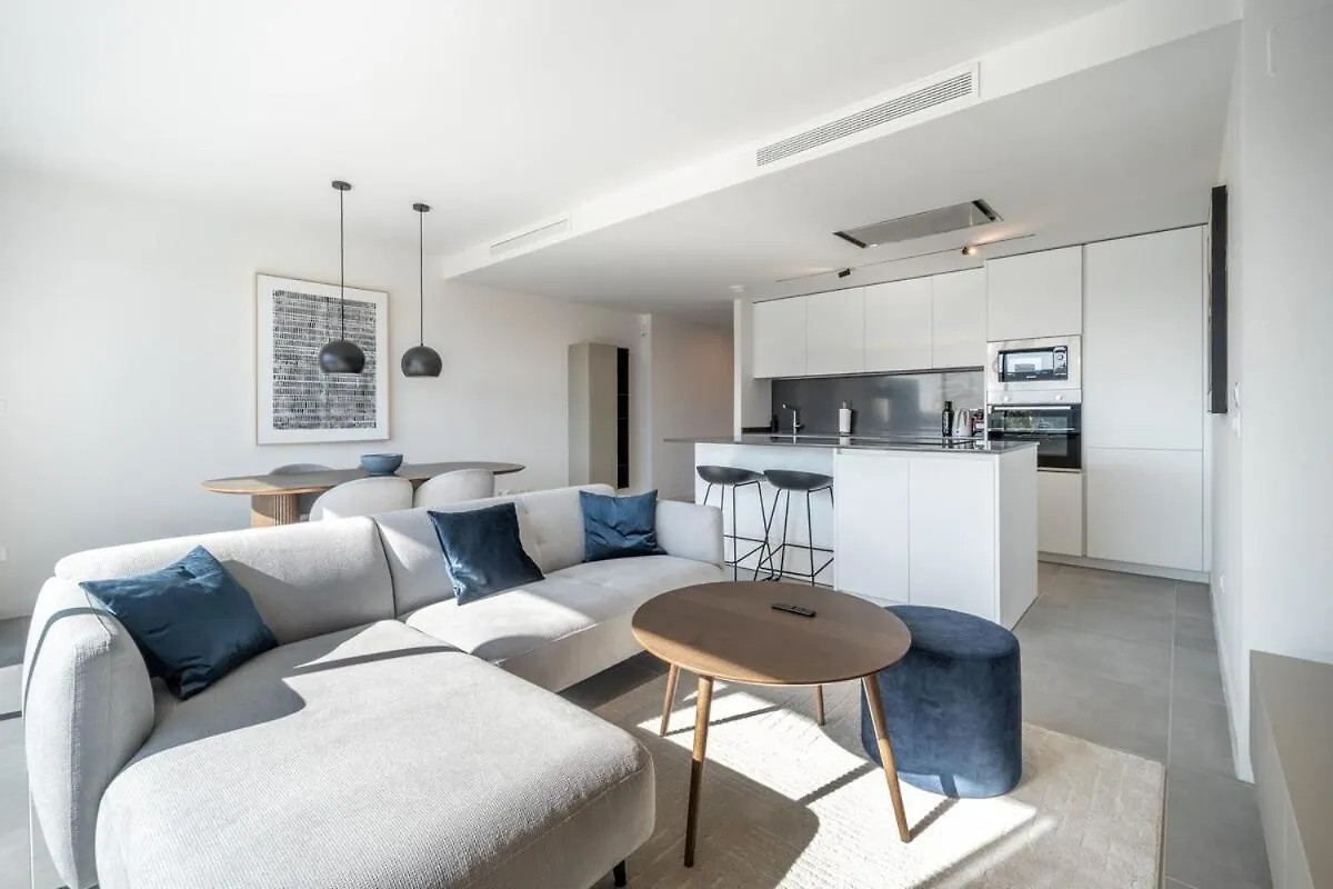 Luxury Oasis Escape Apartment Estepona