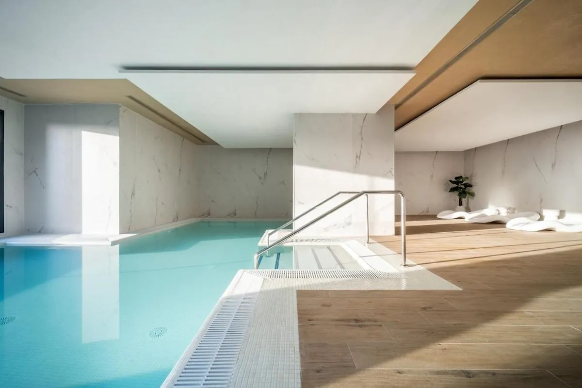 Luxury Oasis Escape Apartment Estepona
